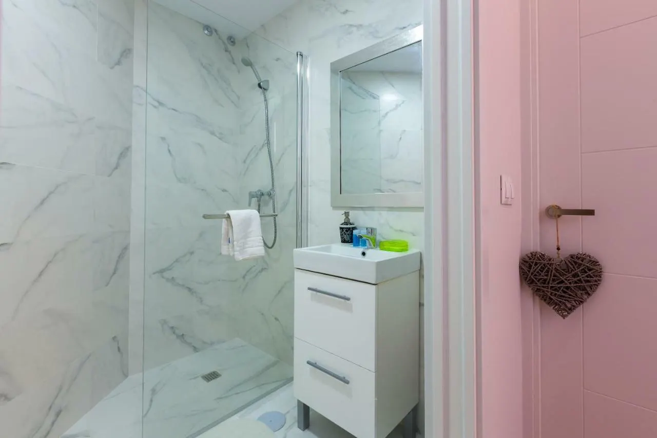 Renthas Huelin Beach Apartment Malaga